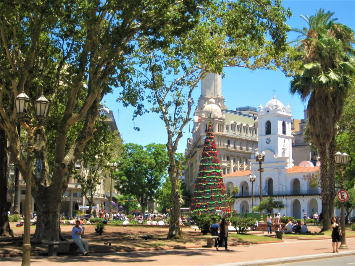 Cabildo to siedziba Rady Miasta. Jest to jeden z najlepiej zachowanych budynków w stylu kolonialnym