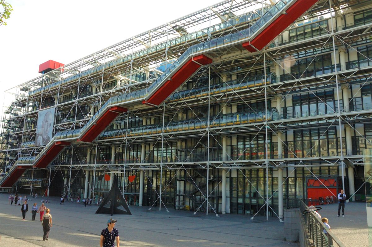 Fasada Centrum Pompidou od strony Placu Georges Pompidou