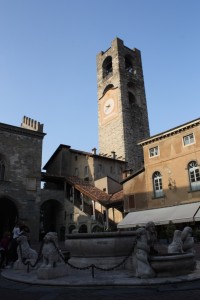Bergamo, Piazza Vecchia - Torre Civica (Wieża miejska)