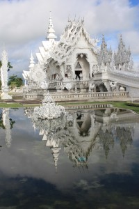 Tajlandia Wat Rong Khun (z odbiciem lustrzanym)