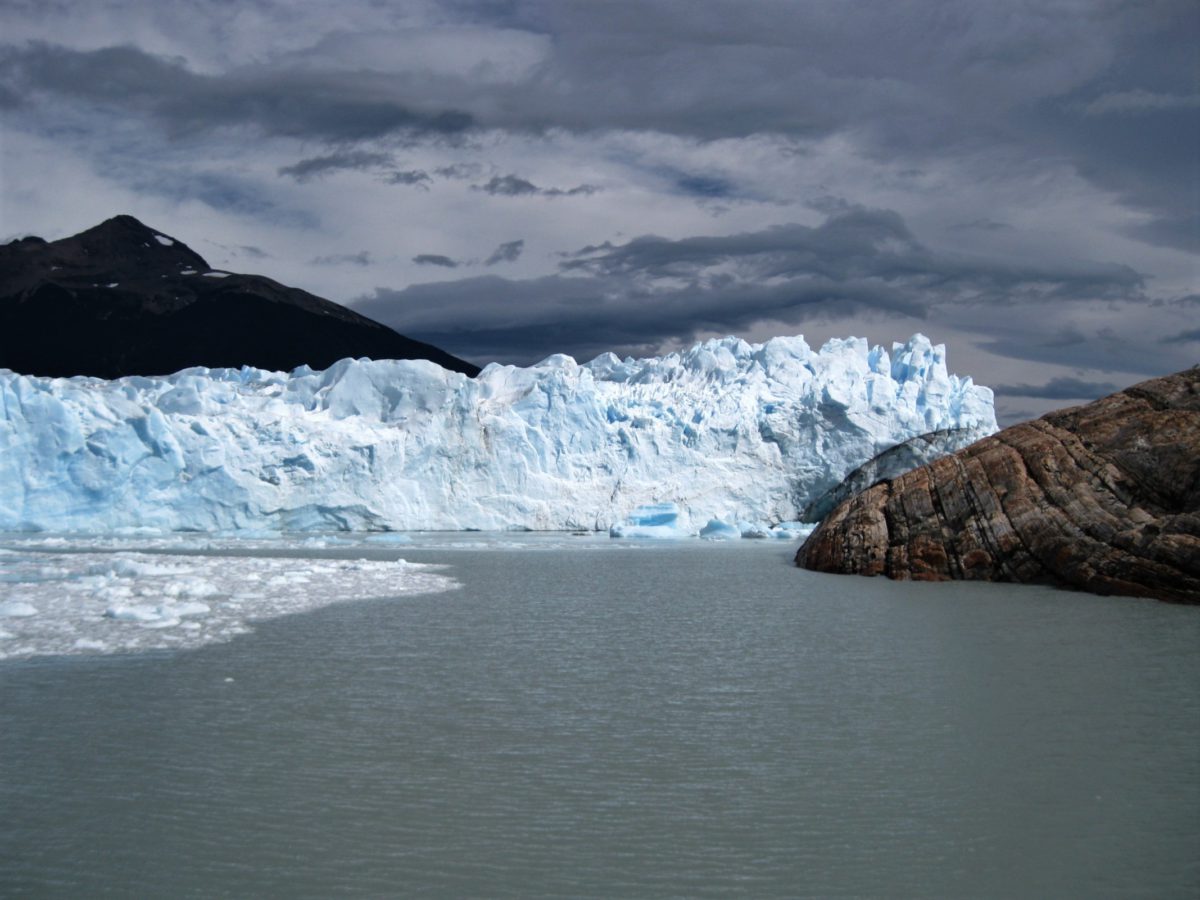 Lodowiec Perito Moreno może przemieszczać się nawet o 2 metry w ciągu dnia