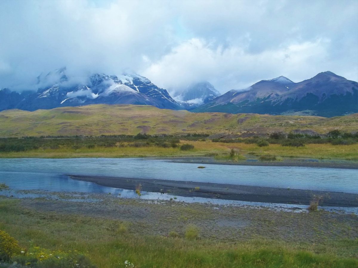 Park Narodowy Torres del Paine w otoczeniu Andów