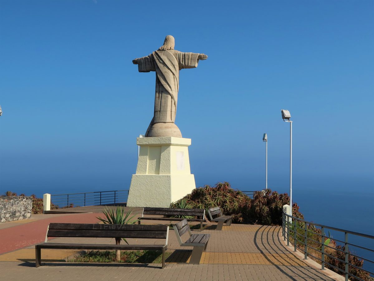 Madera. Posąg Chrystusa wita przybywających żeglarzy
