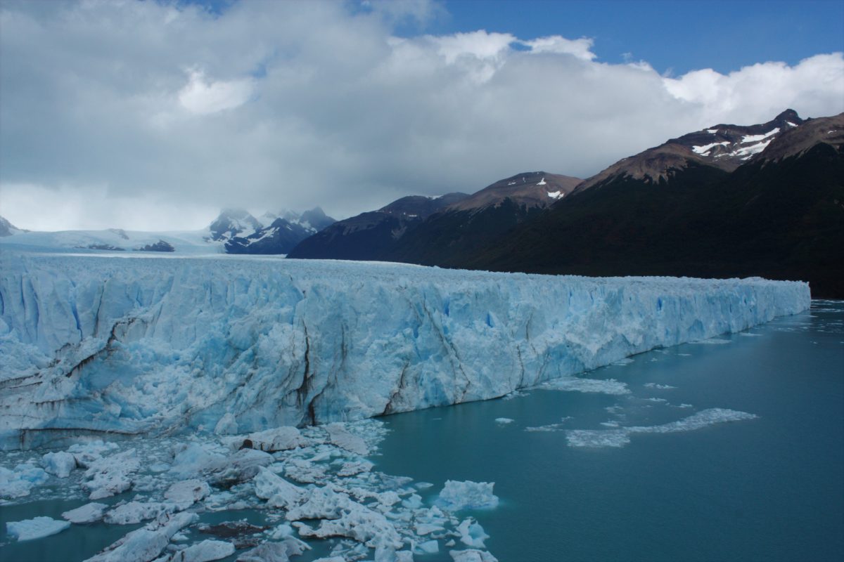 Lodowiec Perito Moreno zachwyca swym ogromem