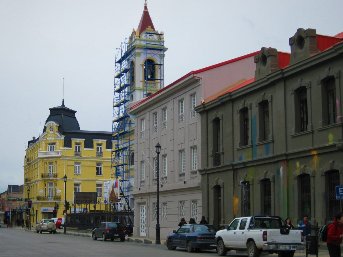 Chile. Punta Arenas jest jednym z najważniejszych portów w kraju i do momentu otwarcia Kanału Panamskiego był jednym z największych w Ameryce Południowej