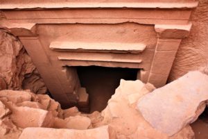 Odkryte wejście do komory grobowej w Skarbcu Faraona