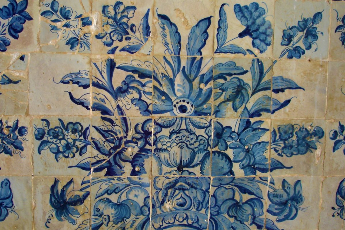 Azulejos wywodzą się z tradycji arabskiej a weszły do sztuki portugalskiej ponad 500 lat temu