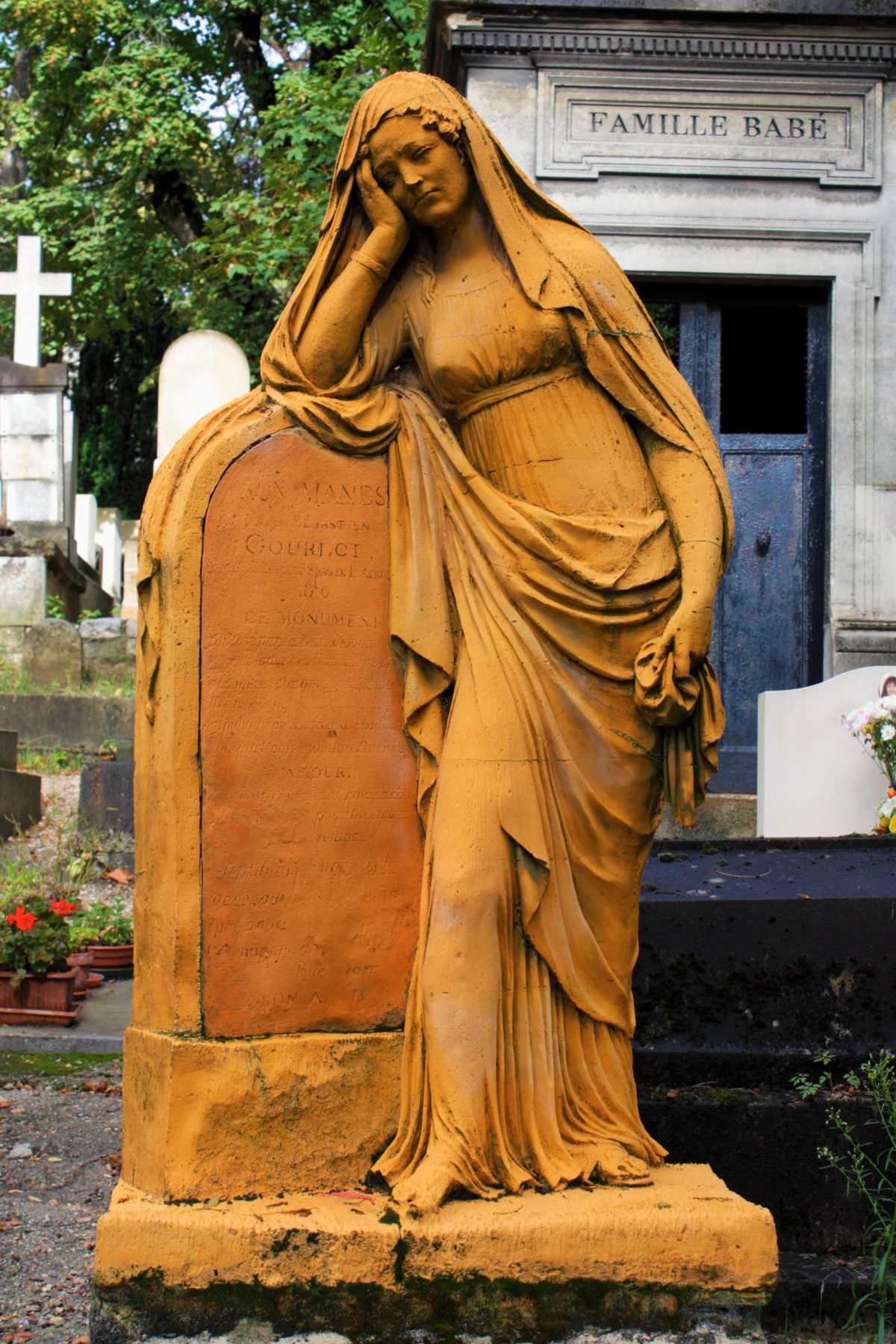 Jeden z nagrobków na Cmentarzu Pere-Lachaise