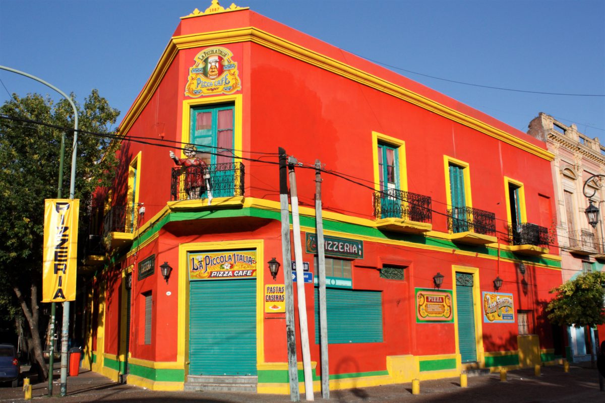 Kolorowe domy w dzielnicy La Boca
