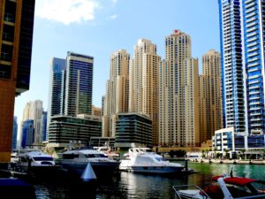 Budując wieżowce w Dubaju inżynierowie muszą stanąć do walki z trudnymi warunkami klimatycznymi i geologicznymi