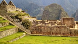 Machu Picchu podzielone jest a dwie główne strefy: rolniczą i miejską