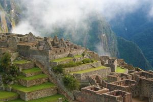 Wybudowanie Machu Picchu na stromych zboczach wydaje się prawie niemożliwe