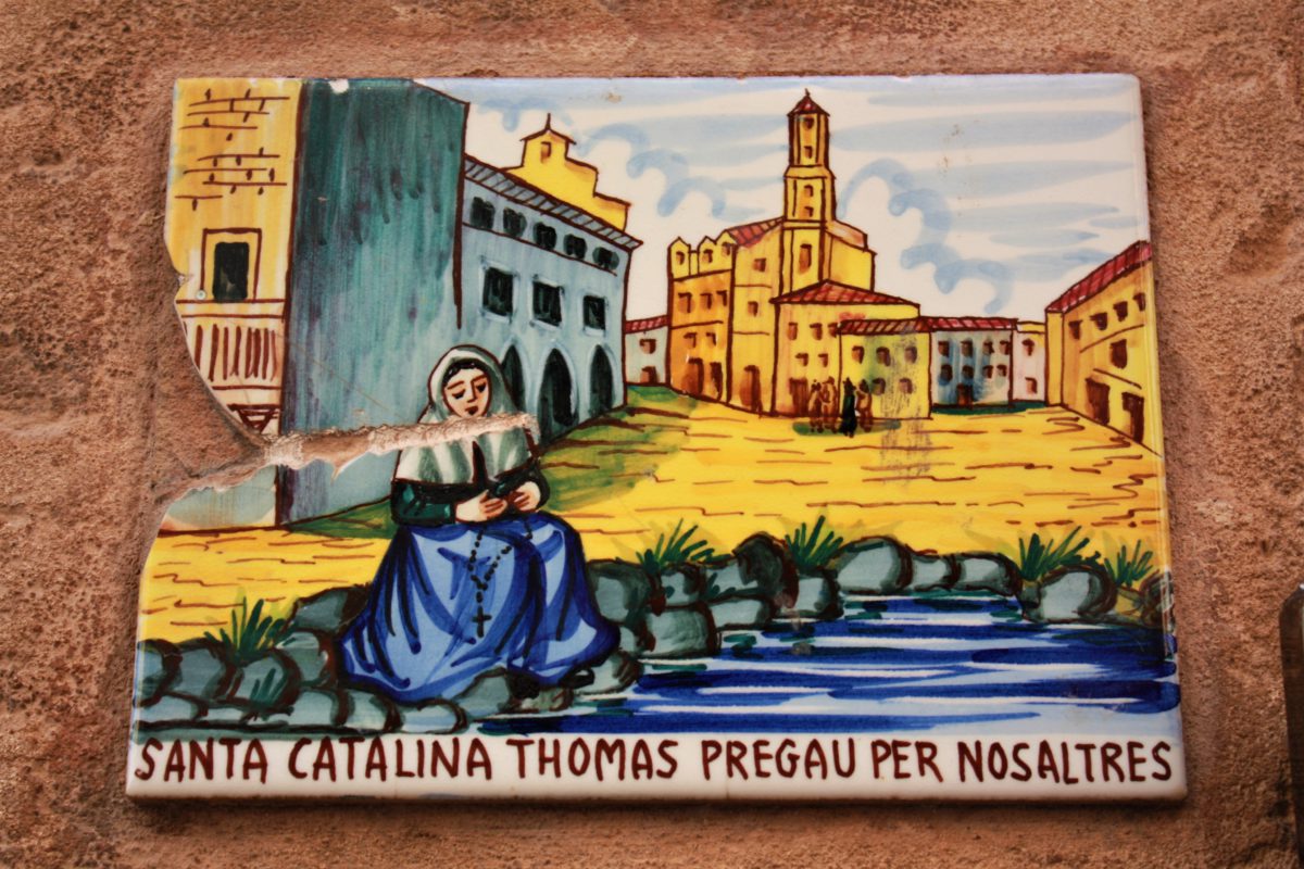 Azulejos z wizerunkiem Św. Cataliny Thomas, patronki Valldemossy