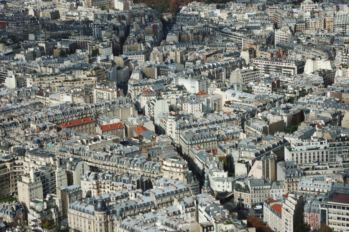Gęsta sieć ulic i uliczek tworzy niezwykłą panoramę Paryża